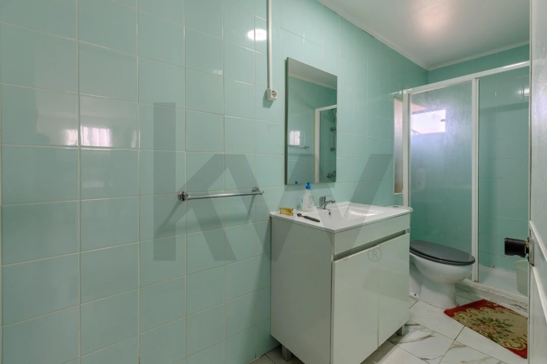 Prédio para Venda em Romeira e Várzea Foto 19