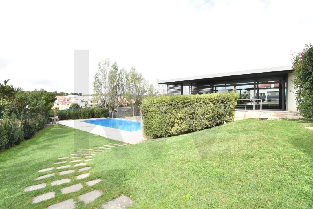 Apartamento T3 para Arrendamento em Alcabideche Foto 3