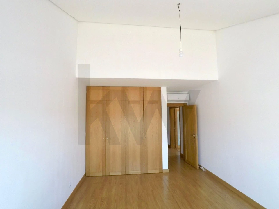 Apartamento T3 para Arrendamento em Alcabideche Foto 18