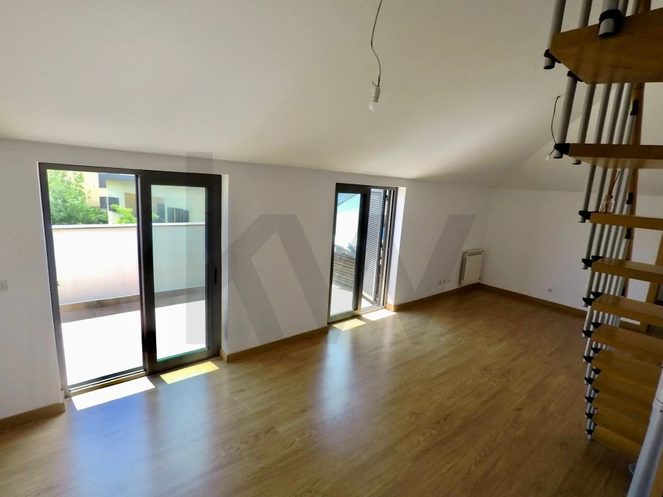 Apartamento T3 para Arrendamento em Alcabideche Foto 9