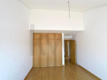 Apartamento T3 para Arrendamento em Alcabideche