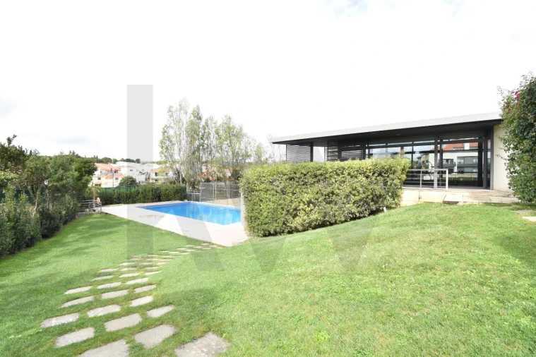 Apartamento T3 para Arrendamento em Alcabideche Foto 3