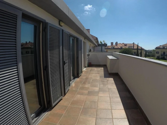Apartamento T3 para Arrendamento em Alcabideche Foto 7