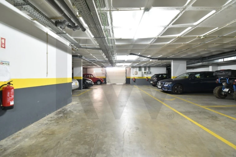 Apartamento T3 para Arrendamento em Alcabideche Foto 24