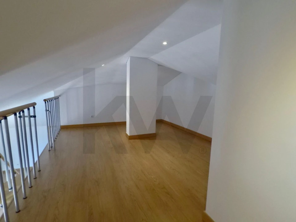 Apartamento T3 para Arrendamento em Alcabideche Foto 13
