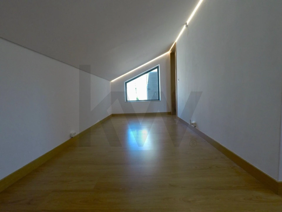 Apartamento T3 para Arrendamento em Alcabideche Foto 21