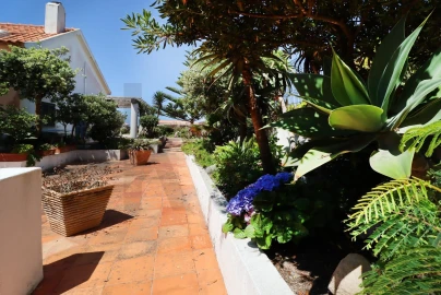 Apartamento T1 para Arrendamento em Colares