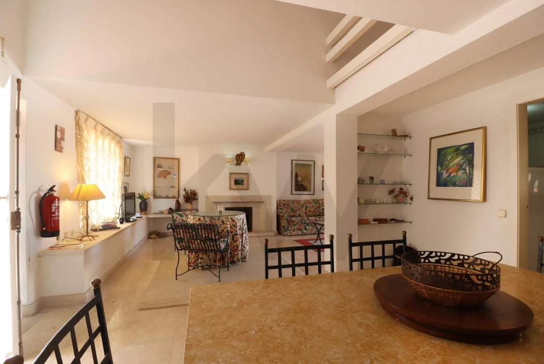 Apartamento T1 para Arrendamento em Colares Foto 13