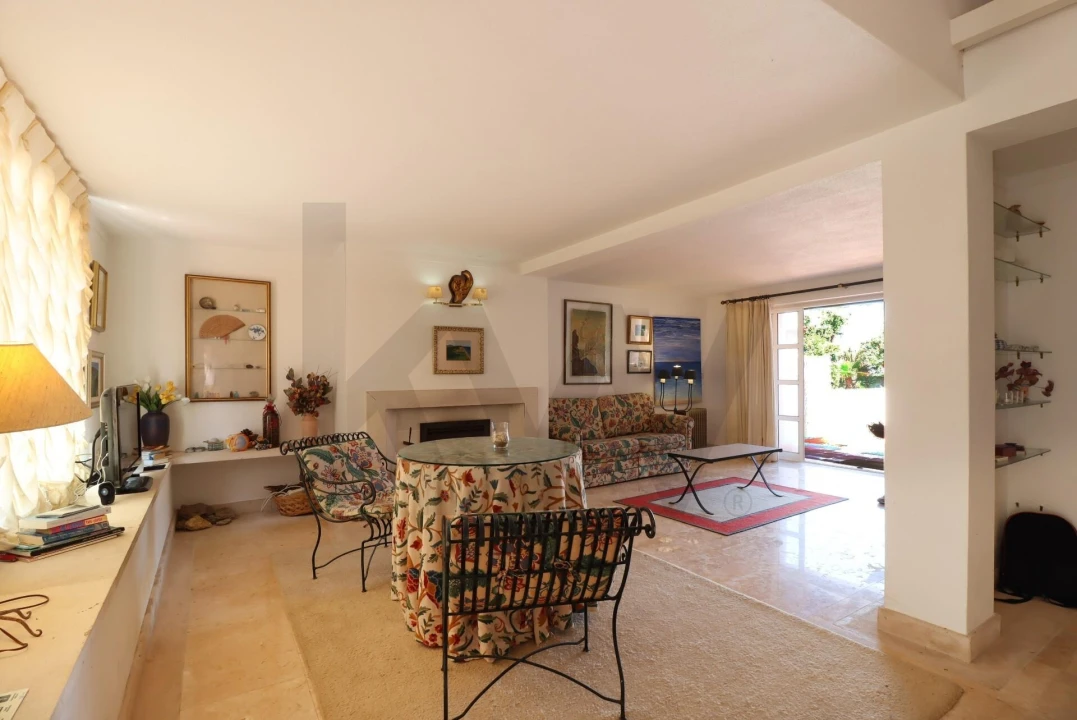 Apartamento T1 para Arrendamento em Colares Foto 14