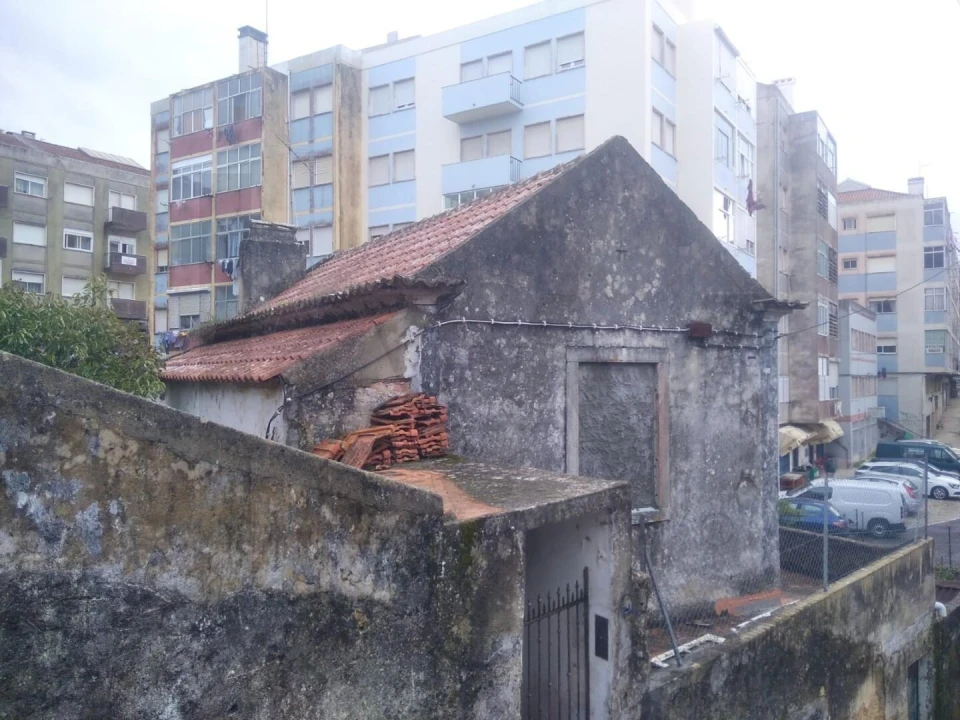 Moradia T2 para Venda em Agualva e Mira-Sintra Foto 3