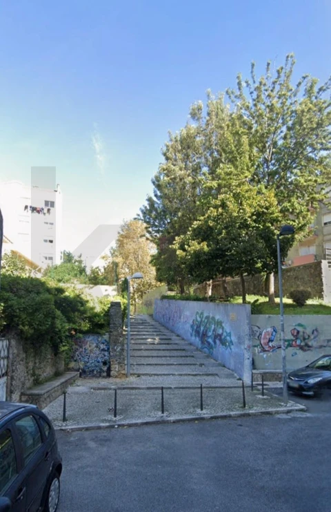 Moradia T2 para Venda em Agualva e Mira-Sintra