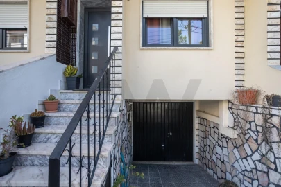 Moradia T3 para Venda em Corroios