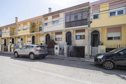 Moradia T3 para Venda em Corroios