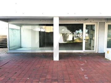 Loja para Venda em São João de Ver