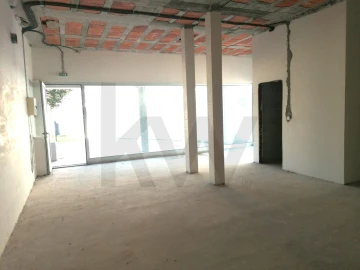 Loja para Venda em São João de Ver