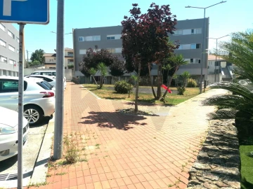 Loja para Venda em São João de Ver