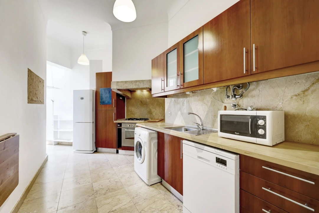Apartamento T3 para Arrendamento em Campo de Ourique Foto 9
