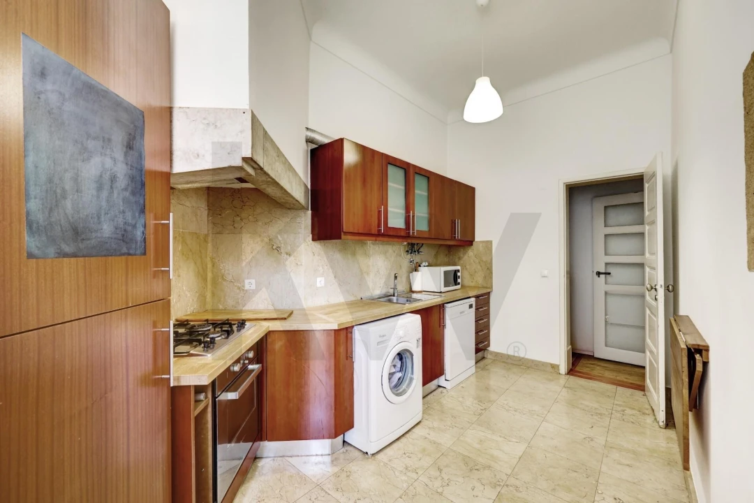 Apartamento T3 para Arrendamento em Campo de Ourique Foto 11