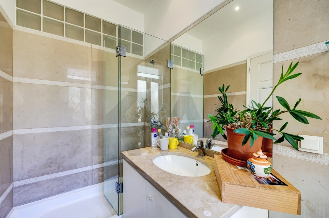 Apartamento T3 para Arrendamento em Campo de Ourique Foto 15