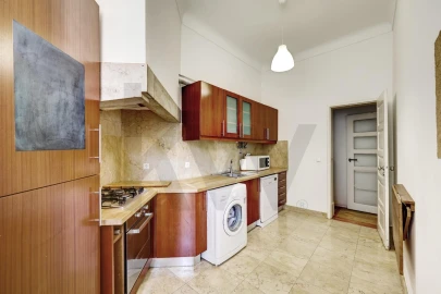 Apartamento T3 para Arrendamento em Campo de Ourique