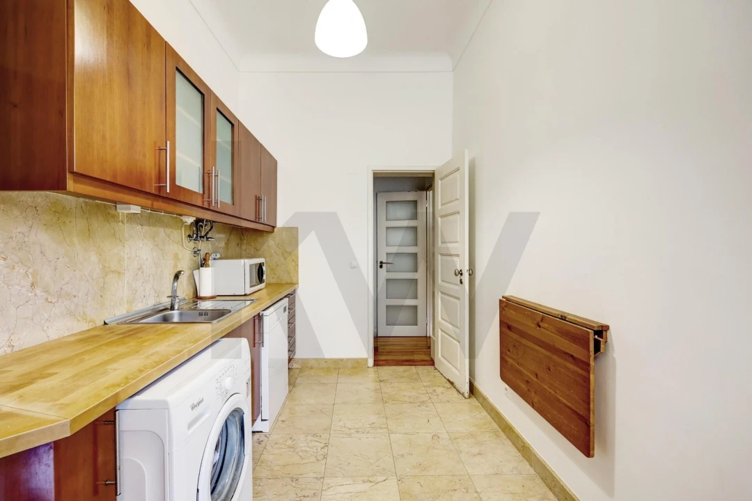 Apartamento T3 para Arrendamento em Campo de Ourique Foto 10