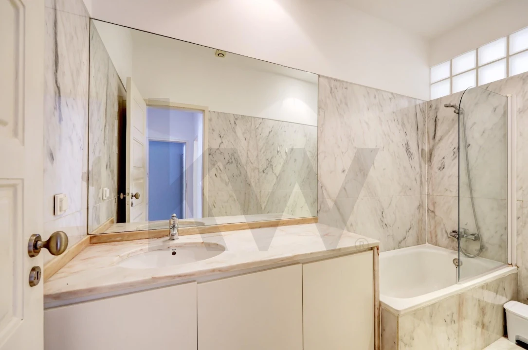 Apartamento T3 para Arrendamento em Campo de Ourique Foto 17