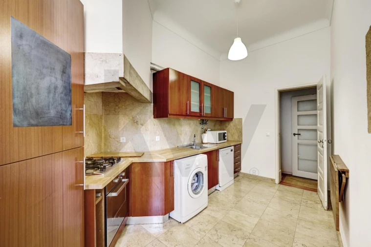 Apartamento T3 para Arrendamento em Campo de Ourique Foto 11