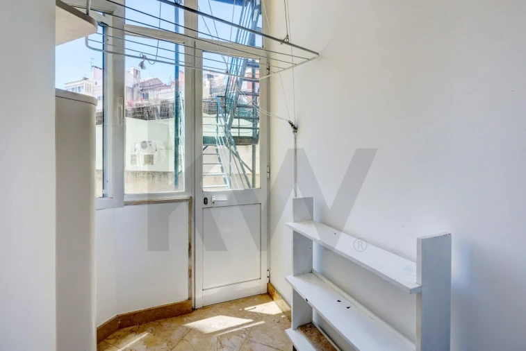 Apartamento T3 para Arrendamento em Campo de Ourique Foto 12