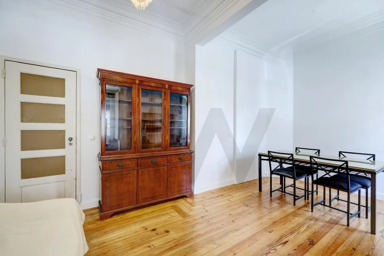 Apartamento T3 para Arrendamento em Campo de Ourique Foto 5