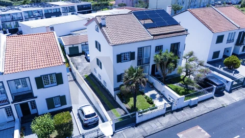 Moradia T3 para Venda em Ponta Delgada (São José)