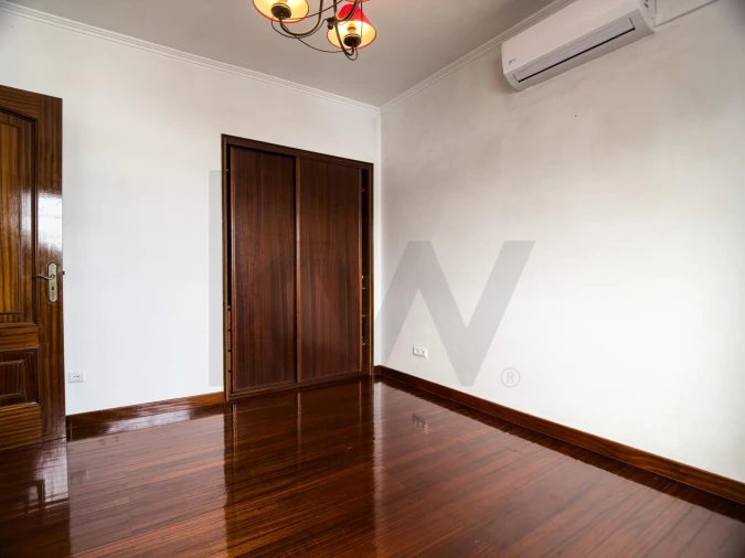 Moradia T3 para Venda em Ponta Delgada (São José) Foto 53