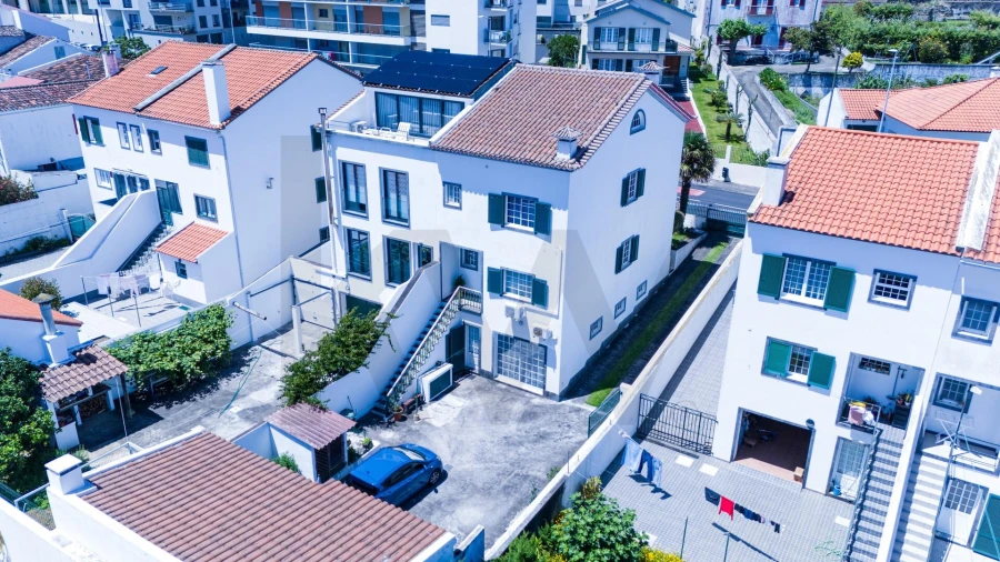 Moradia T3 para Venda em Ponta Delgada (São José) Foto 5