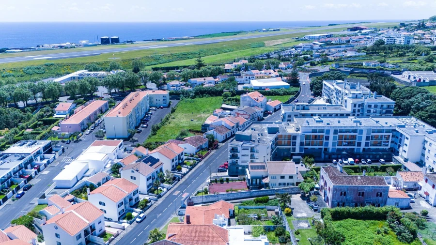 Moradia T3 para Venda em Ponta Delgada (São José) Foto 8