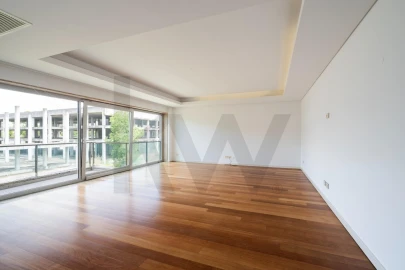 Apartamento T2 para Arrendamento em Sacavém e Prior Velho