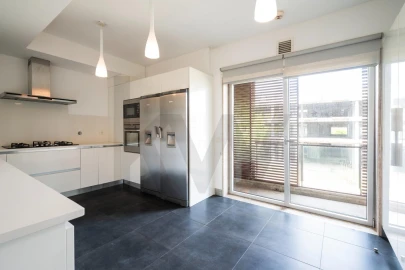 Apartamento T2 para Arrendamento em Sacavém e Prior Velho