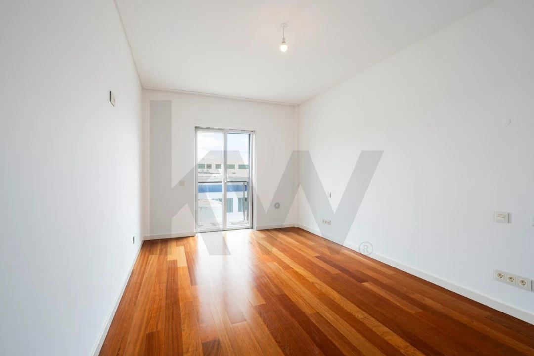 Apartamento T2 para Arrendamento em Sacavém e Prior Velho Foto 8