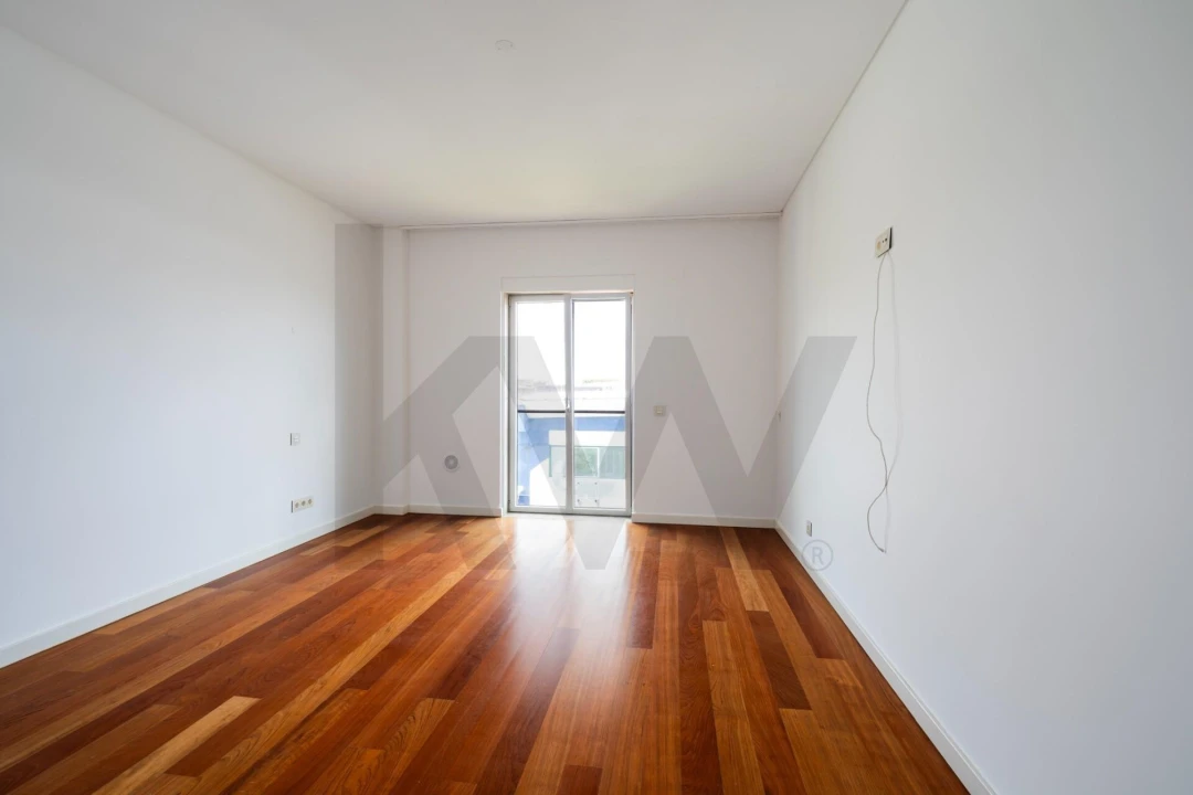Apartamento T2 para Arrendamento em Sacavém e Prior Velho Foto 3