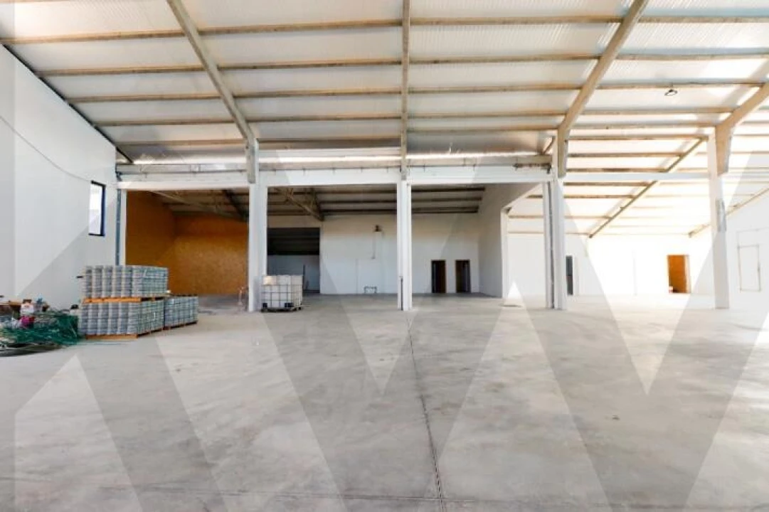 Armazém para Venda em Escapães Foto 2