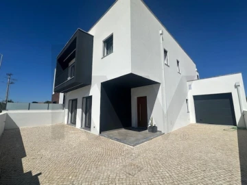 Moradia T4 para Venda em Silveira