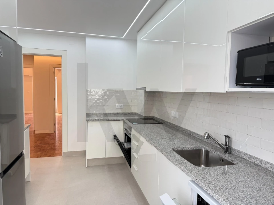 Apartamento T3 para Arrendamento em São Domingos de Benfica Foto 13