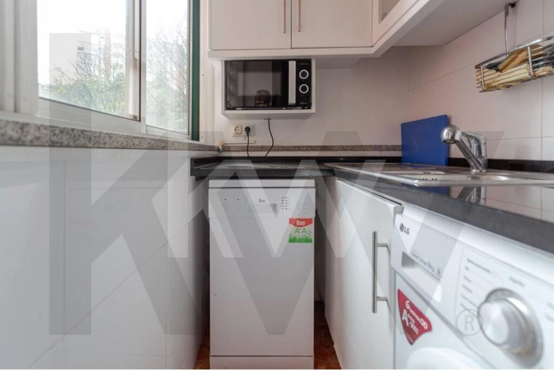 Apartamento T2 para Arrendamento em Algés, Linda-A-Velha e Cruz Quebrada-Dafundo Foto 18
