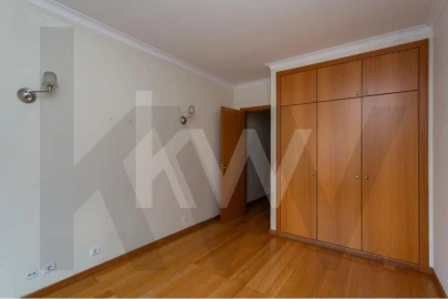 Apartamento T2 para Arrendamento em Algés, Linda-A-Velha e Cruz Quebrada-Dafundo