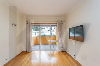 Apartamento T2 para Arrendamento em Algés, Linda-A-Velha e Cruz Quebrada-Dafundo