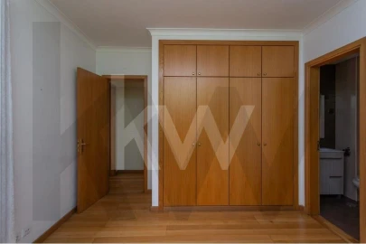 Apartamento T2 para Arrendamento em Algés, Linda-A-Velha e Cruz Quebrada-Dafundo
