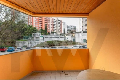 Apartamento T2 para Arrendamento em Algés, Linda-A-Velha e Cruz Quebrada-Dafundo