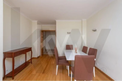 Apartamento T2 para Arrendamento em Algés, Linda-A-Velha e Cruz Quebrada-Dafundo