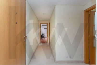 Apartamento T2 para Arrendamento em Algés, Linda-A-Velha e Cruz Quebrada-Dafundo