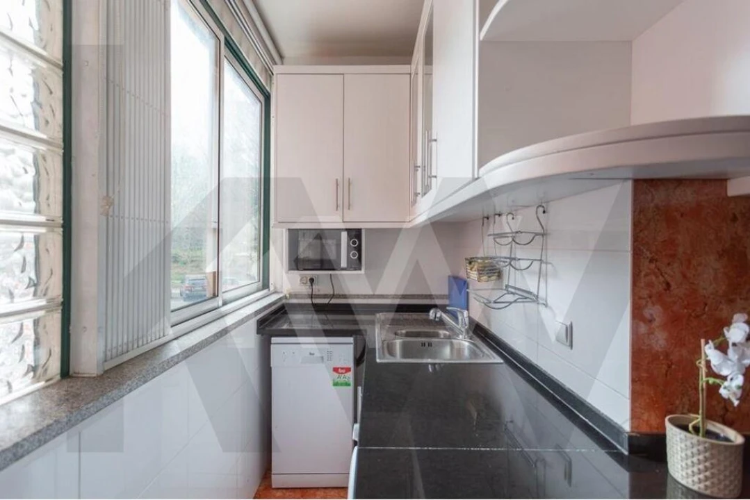Apartamento T2 para Arrendamento em Algés, Linda-A-Velha e Cruz Quebrada-Dafundo Foto 17