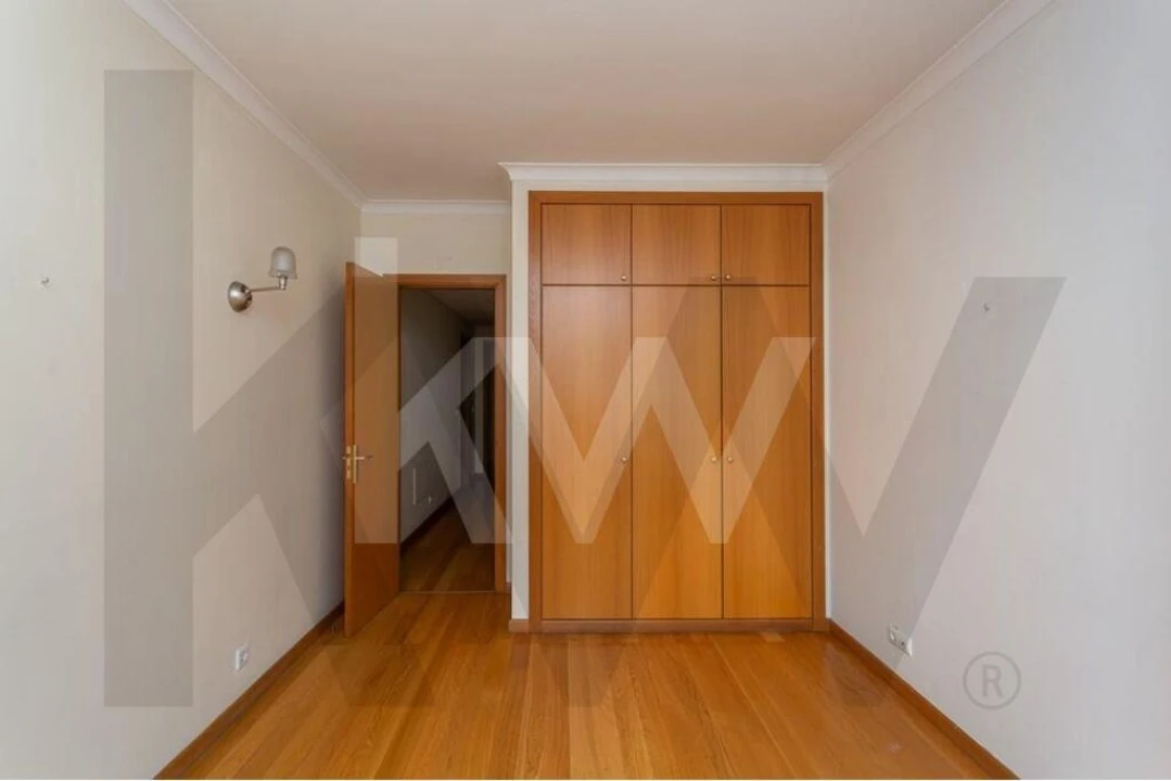 Apartamento T2 para Arrendamento em Algés, Linda-A-Velha e Cruz Quebrada-Dafundo Foto 31