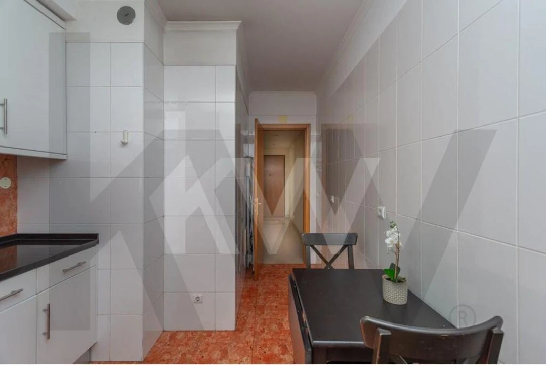Apartamento T2 para Arrendamento em Algés, Linda-A-Velha e Cruz Quebrada-Dafundo Foto 21